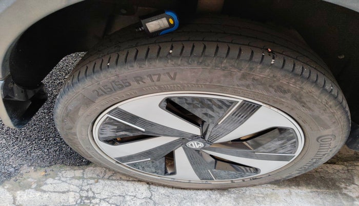 2023 MG ZS EV EXCLUSIVE ICONIC IVORY, Electric, Automatic, 40,157 km, tyre