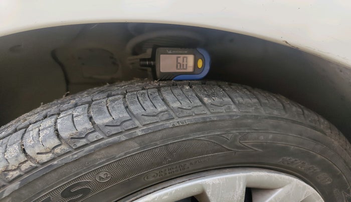 2013 Hyundai Grand i10 MAGNA 1.1 CRDI, Diesel, Manual, 1,27,609 km, tyre