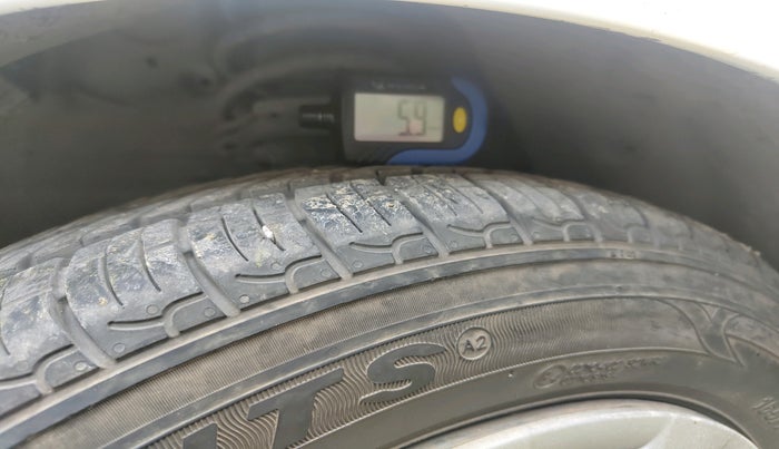 2013 Hyundai Grand i10 MAGNA 1.1 CRDI, Diesel, Manual, 1,27,609 km, tyre