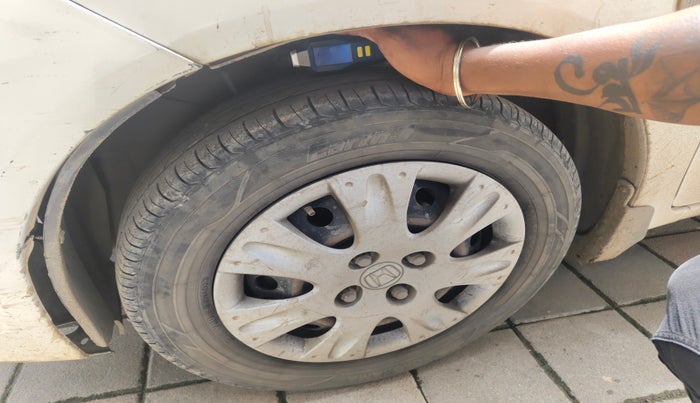 2015 Honda Amaze 1.2L I-VTEC S AT, Petrol, Automatic, 1,20,024 km, tyre