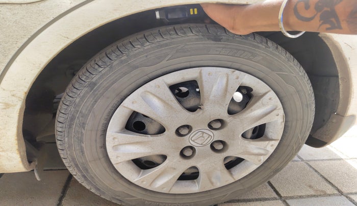 2015 Honda Amaze 1.2L I-VTEC S AT, Petrol, Automatic, 1,20,024 km, tyre