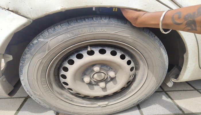 2015 Honda Amaze 1.2L I-VTEC S AT, Petrol, Automatic, 1,20,024 km, tyre