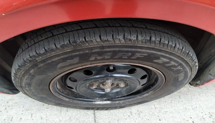2010 Maruti Swift VXI, Petrol, Manual, 84,700 km, tyre