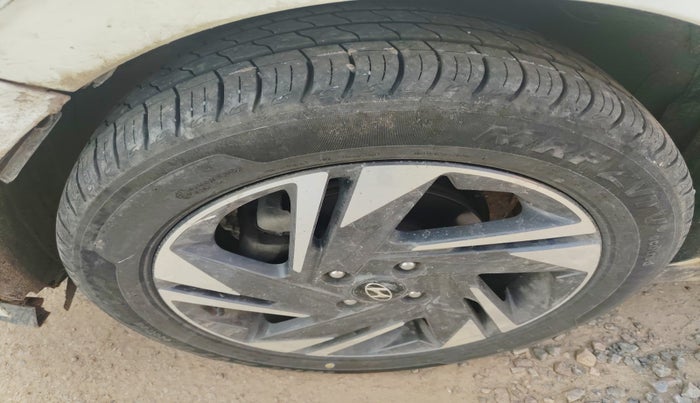 2021 Hyundai NEW I20 ASTA (O) 1.2 MT, Petrol, Manual, 84,580 km, tyre