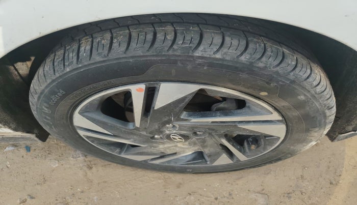 2021 Hyundai NEW I20 ASTA (O) 1.2 MT, Petrol, Manual, 84,580 km, tyre