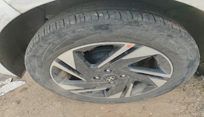 2021 Hyundai NEW I20 ASTA (O) 1.2 MT, Petrol, Manual, 84,580 km, tyre