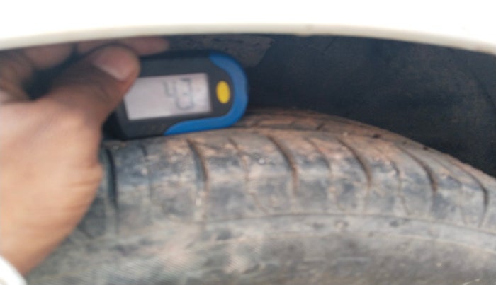 2013 Hyundai i20 ASTA 1.4 CRDI, Diesel, Manual, 1,79,054 km, tyre