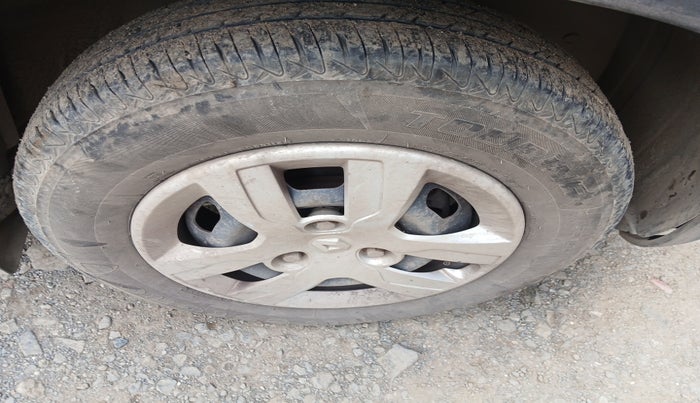 2016 Renault Kwid RXT 0.8 (O), Petrol, Manual, 1,17,586 km, tyre