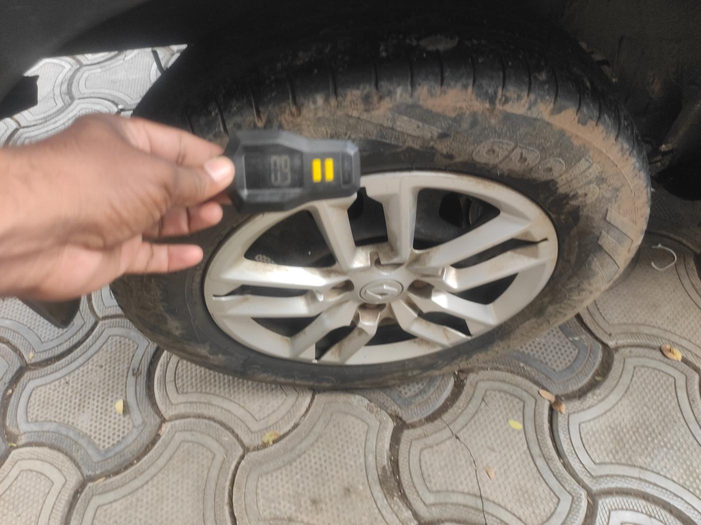 2021 Renault TRIBER RXT, Petrol, Manual, 1,14,371 km, tyre