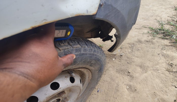 2012 Maruti Alto LXI CNG, Petrol, Manual, 1,20,835 km, tyre