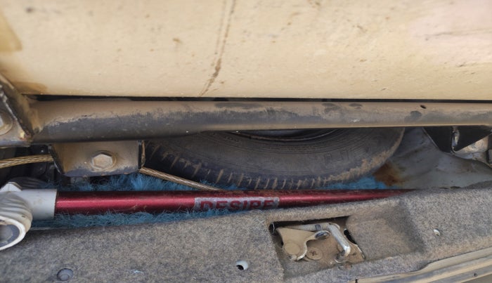 2012 Maruti Alto LXI CNG, Petrol, Manual, 1,20,835 km, tyre