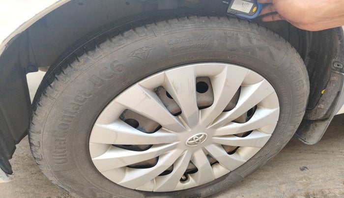 2013 Toyota Etios G, Petrol, Manual, 1,63,693 km, tyre