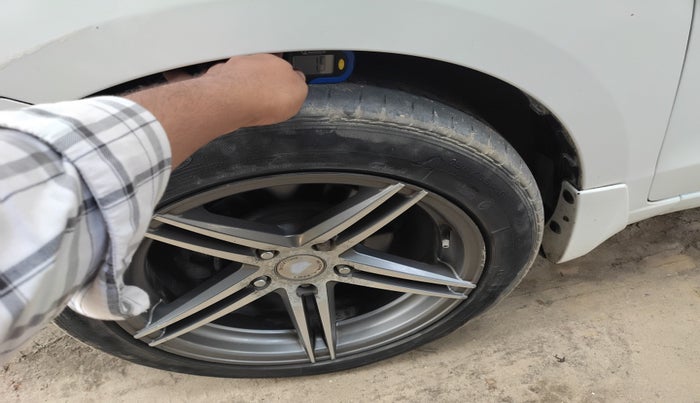 2013 Maruti Ertiga VXI, Petrol, Manual, 1,56,554 km, tyre