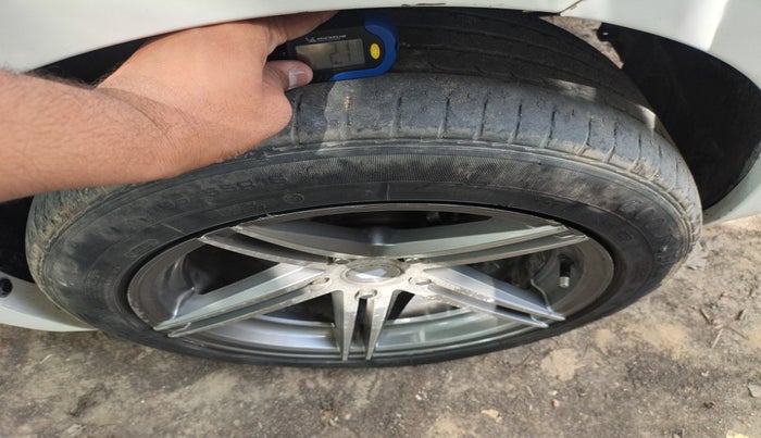 2013 Maruti Ertiga VXI, Petrol, Manual, 1,56,554 km, tyre