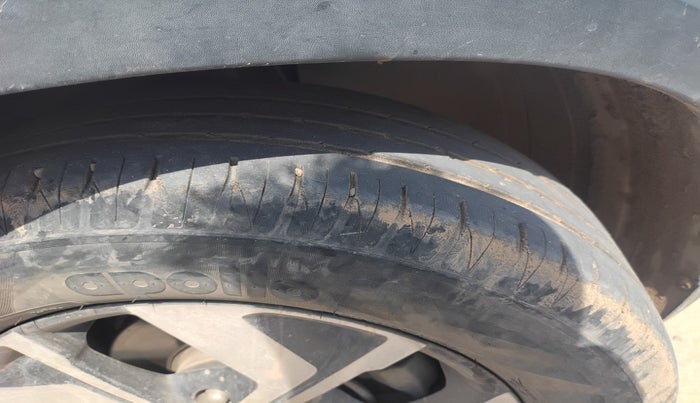 2023 KIA SONET HTX 1.5 DIESEL MT, Diesel, Manual, 69,700 km, tyre