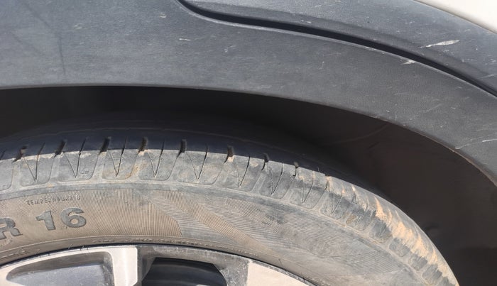 2023 KIA SONET HTX 1.5 DIESEL MT, Diesel, Manual, 69,700 km, tyre