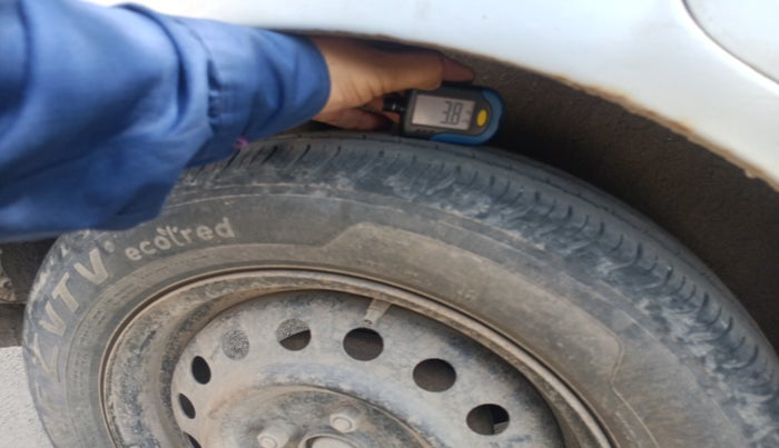 2013 Maruti Wagon R 1.0 VXI, Petrol, Manual, 1,26,938 km, tyre