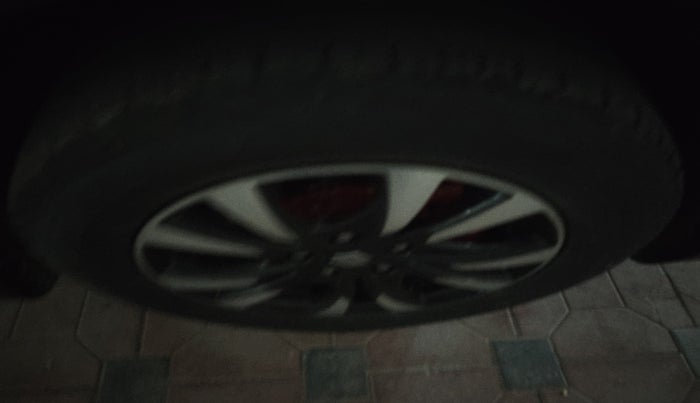 2017 Maruti S Cross ZETA 1.3, Diesel, Manual, 1,01,923 km, tyre