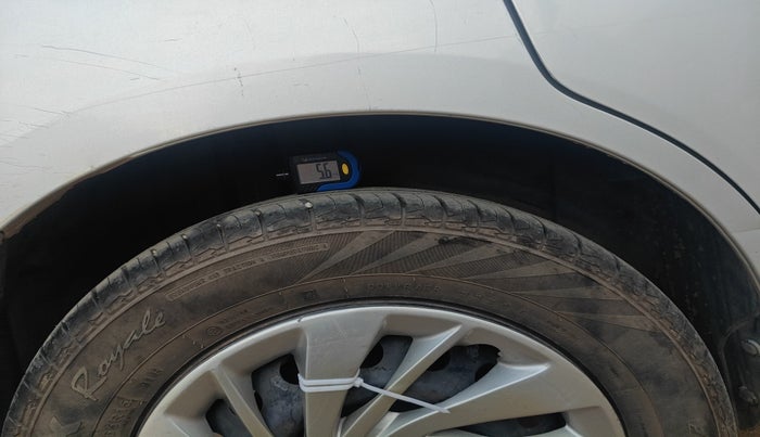2016 Maruti Ertiga VXI CNG, Petrol, Manual, 1,16,285 km, tyre