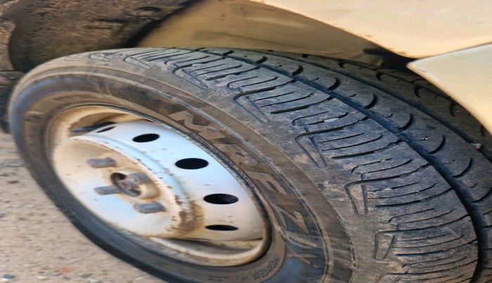 2011 Maruti Alto LXI, Petrol, Manual, 99,973 km, tyre