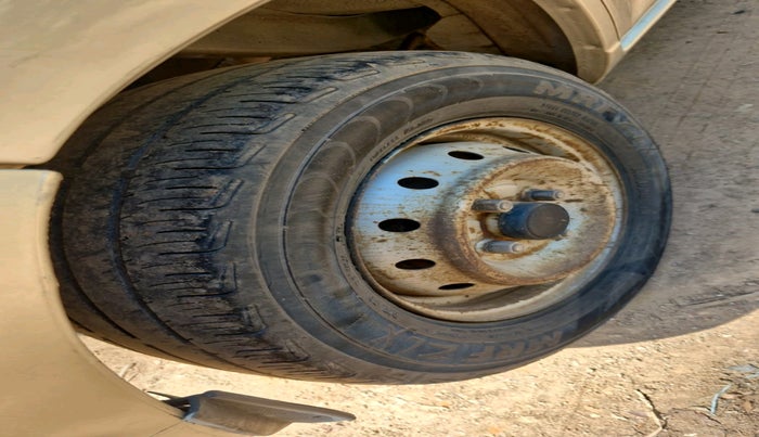 2011 Maruti Alto LXI, Petrol, Manual, 99,973 km, tyre