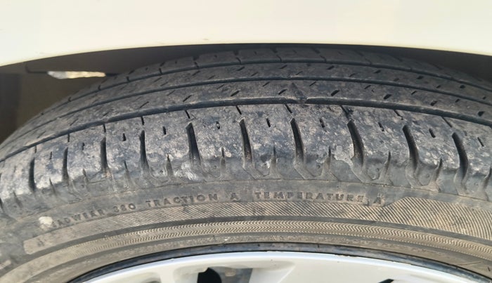 2022 Maruti Ertiga VXI SHVS, Petrol, Manual, 36,165 km, tyre