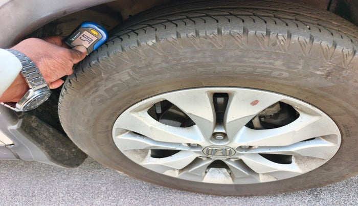 2014 Honda CRV 2.4 AWD AT, Petrol, Automatic, 1,05,204 km, tyre