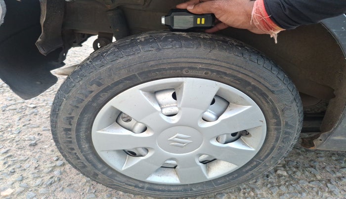 2011 Maruti Wagon R 1.0 LXI, Petrol, Manual, 46,800 km, tyre