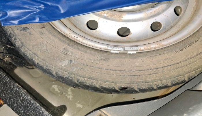 2011 Maruti Wagon R 1.0 LXI, Petrol, Manual, 46,800 km, tyre