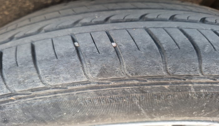 2010 Maruti SX4 VXI, Petrol, Manual, 66,065 km, tyre