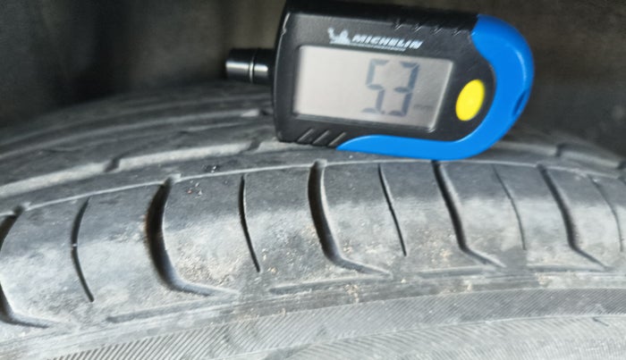 2016 Volkswagen Vento HIGHLINE DIESEL 1.5, Diesel, Manual, 1,12,585 km, tyre