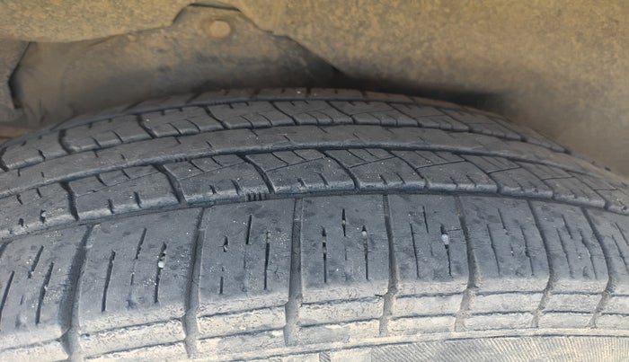 2015 Mahindra XUV500 W10, Diesel, Manual, 1,09,560 km, tyre