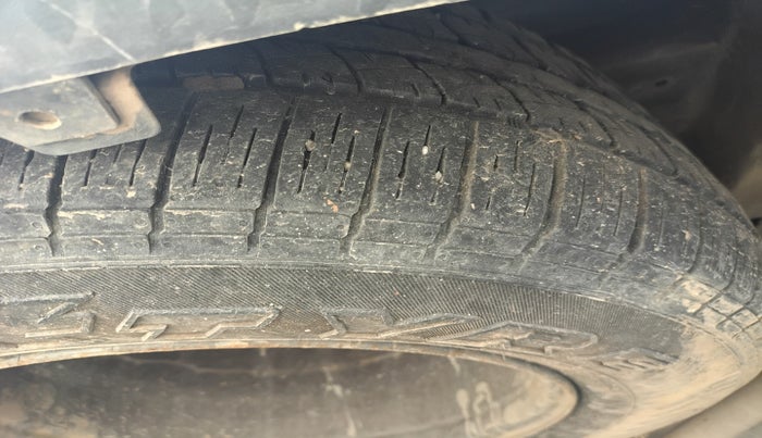 2015 Mahindra XUV500 W10, Diesel, Manual, 1,09,560 km, tyre