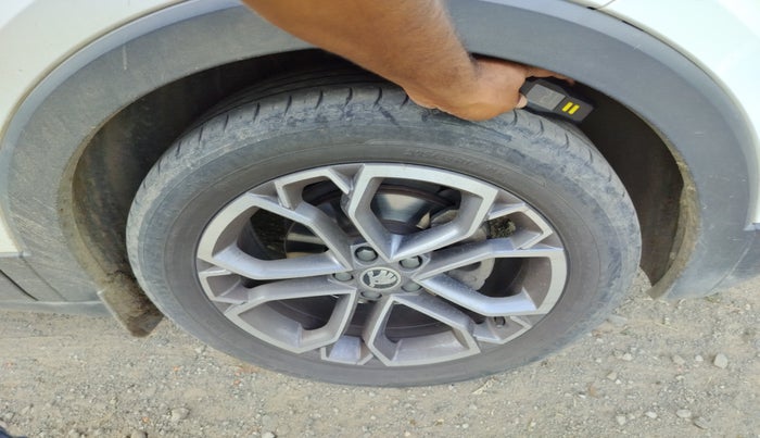 2023 Skoda KUSHAQ STYLE 1.0L TSI AT (6 AIRBAGS), Petrol, Automatic, 69,958 km, tyre