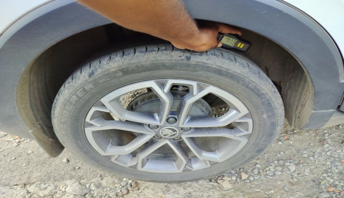 2023 Skoda KUSHAQ STYLE 1.0L TSI AT (6 AIRBAGS), Petrol, Automatic, 69,958 km, tyre