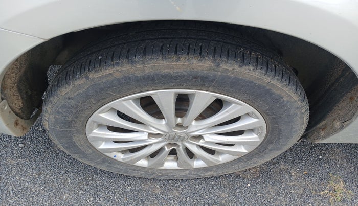 2017 Maruti Ciaz ZDI SHVS, Diesel, Manual, 1,35,880 km, tyre