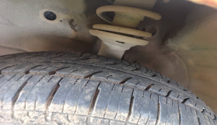 2011 Maruti Wagon R 1.0 LXI, Petrol, Manual, 90,767 km, tyre