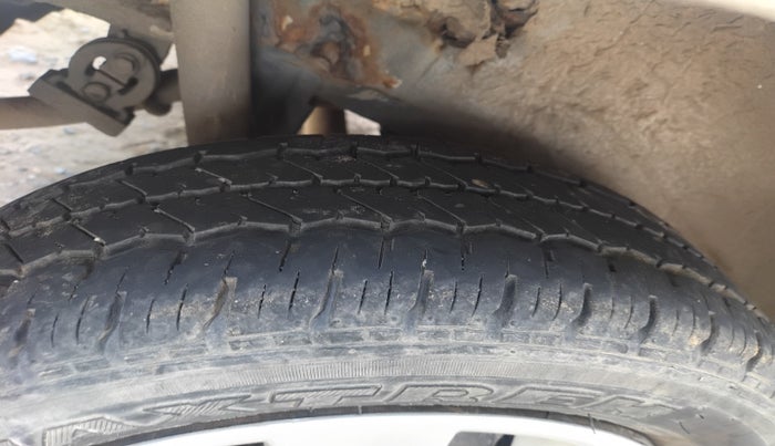 2011 Maruti Wagon R 1.0 LXI, Petrol, Manual, 90,767 km, tyre