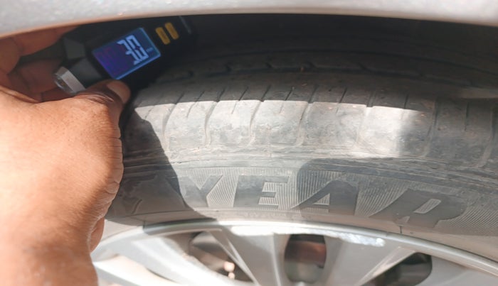 2020 Maruti Ciaz DELTA AT 1.5 SHVS PETROL, Petrol, Automatic, 35,821 km, tyre