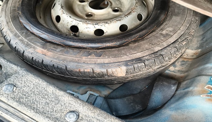 2011 Maruti Alto LXI, Petrol, Manual, 1,07,011 km, tyre