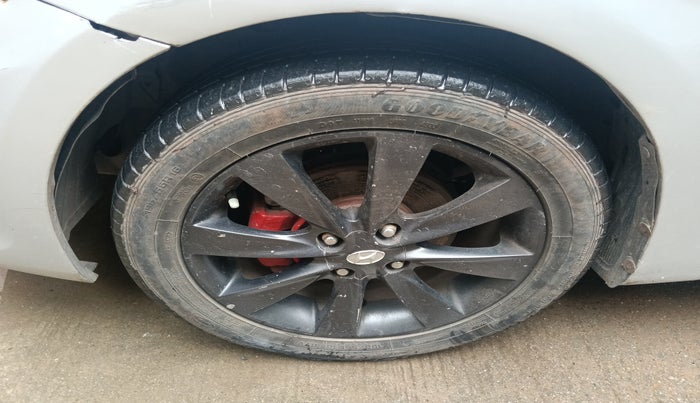 2011 Hyundai Verna FLUIDIC 1.6 VTVT SX, Petrol, Manual, 73,555 km, tyre