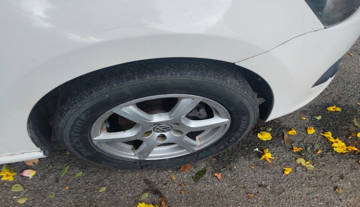 2014 Volkswagen Vento HIGHLINE DIESEL 1.6, Diesel, Manual, 77,094 km, tyre