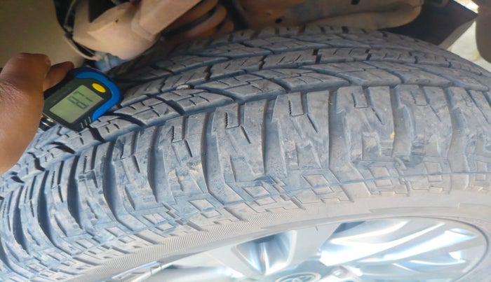 2023 Toyota HILUX HIGH 4X4 AT, Diesel, Automatic, 12,513 km, tyre