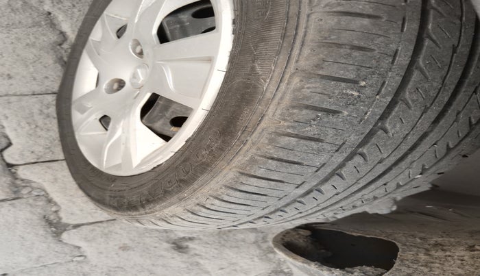 2020 Renault Kwid RXT 0.8, Petrol, Manual, 79,201 km, tyre