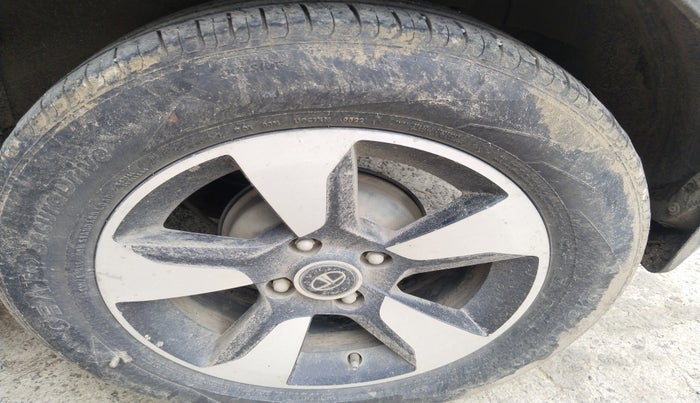 2017 Tata NEXON XZ PLUS PETROL, Petrol, Manual, 70,440 km, tyre