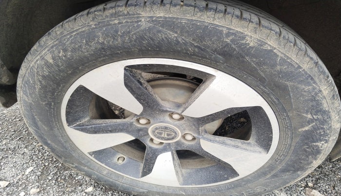 2017 Tata NEXON XZ PLUS PETROL, Petrol, Manual, 70,440 km, tyre