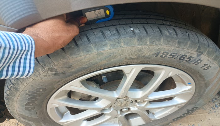 2021 Maruti Swift ZXI, Petrol, Manual, 13,057 km, tyre