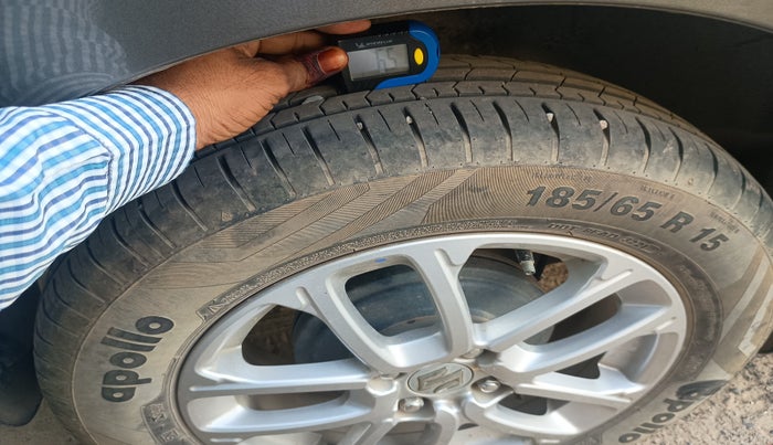 2021 Maruti Swift ZXI, Petrol, Manual, 13,057 km, tyre