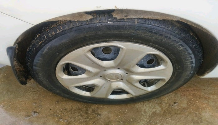 2013 Ford Fiesta TREND DIESEL, Diesel, Manual, 1,08,205 km, tyre