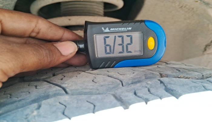 2020 Tata Harrier XZA PLUS 2.0L, Diesel, Automatic, 1,34,000 km, tyre